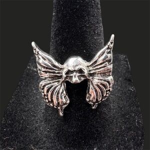 Silver Tone Gothic Skull Wing Statement Ring – Size 7 ¼